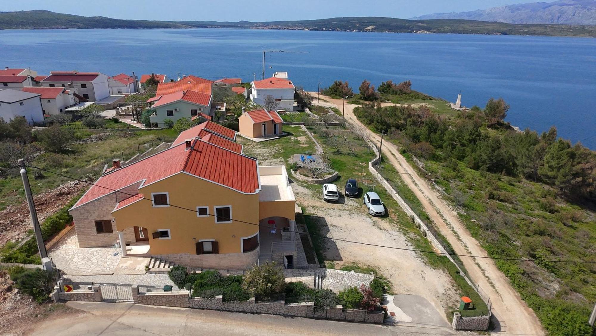 Mikecin * Novigrad (Dalmatia)