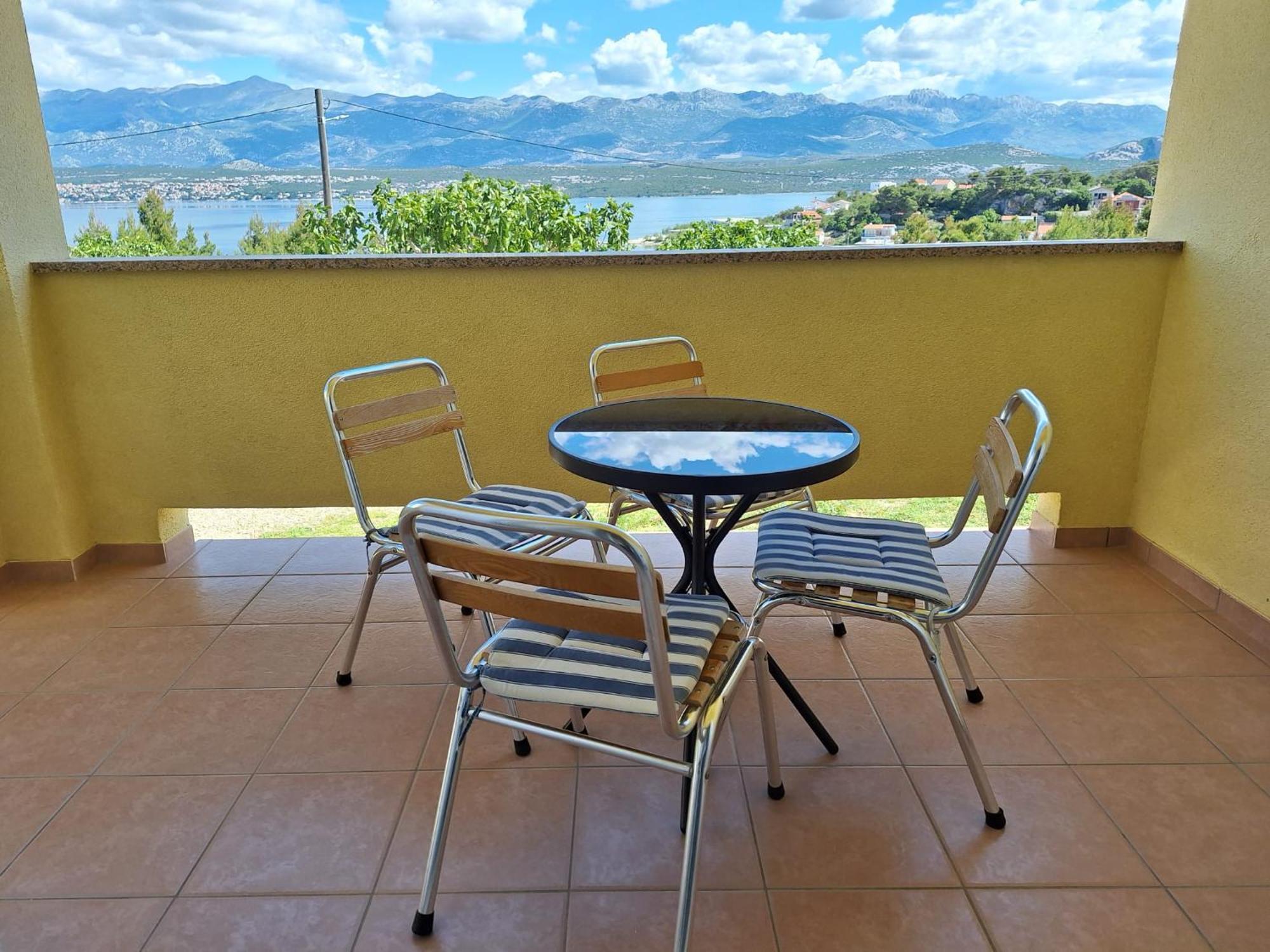 Mikecin Lägenhet Novigrad (Dalmatia)